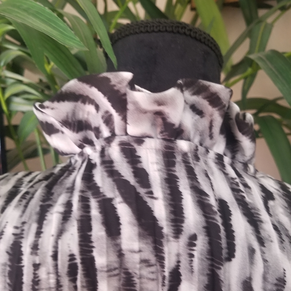 BEAUTIFUL BLOUSE - Picture 6 of 7